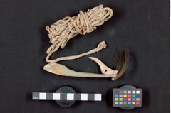 Foto (Seitenansicht) von Angelhaken (NHMW-ZOO-MO-0081100-ETH-110)